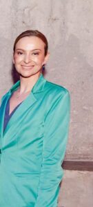 Débora Brandalise Bueno Psicóloga e Mestre em Psicologia